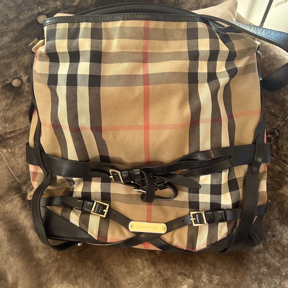 BURBERRY- Burberry Large Tote